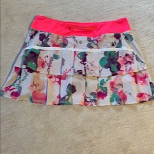 Lululemon skirt that has never been worn.